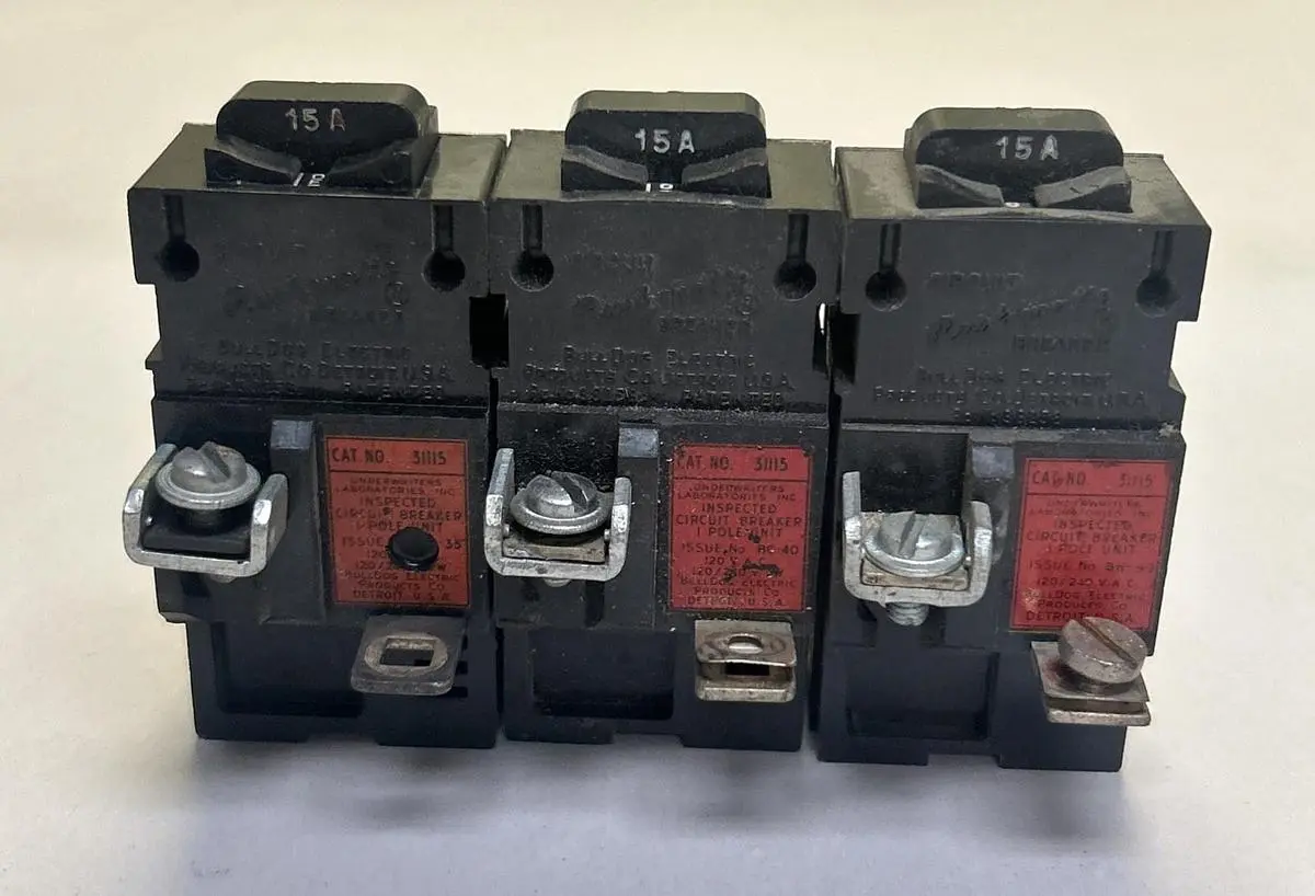 Used BULLDOG ELECTRIC 31115 Circuit Breakers | Surplus Asset Holdings #1189049