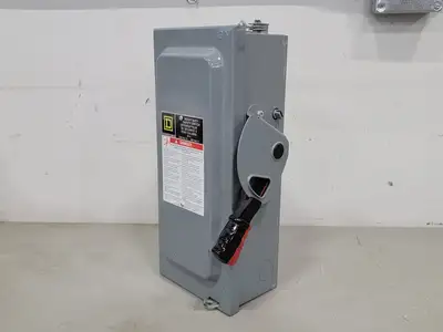 USED SQUARE D CH221N
