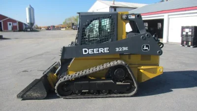 USED 2015 Deere 323E