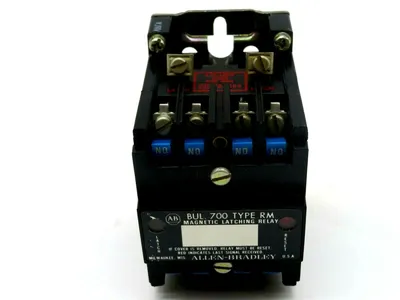 NEW ALLEN BRADLEY 700-RM400A1 CONTROL RELAY TYPE RM SERIES B 700RM400A1