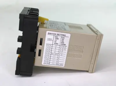 USED OMRON E2C-AM4A