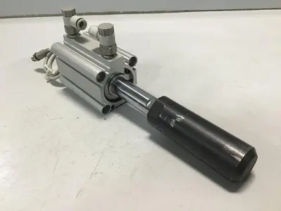 USED SMC CDQ2B32-40DZ +