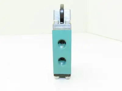 Aro 5631-43-02 Airability Pneumatic Air Limit Switch 3-Way Valve 1/4" NPT Roller