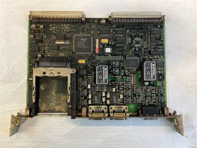 Used SIEMENS 6FC51120 DA010AA1 INTERFACE, 570551.9201.02 Misc Electrical & Power Parts BE | Apt International N.V #363683