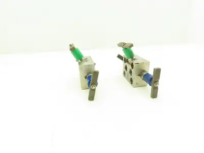 Hoke 830212F8YL 3 Valve Differential Pressure Manifold SS 1/2" NPT Lot of 2