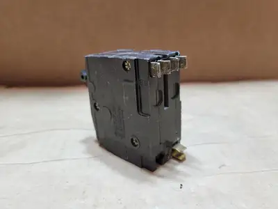 USED SQUARE D QO220