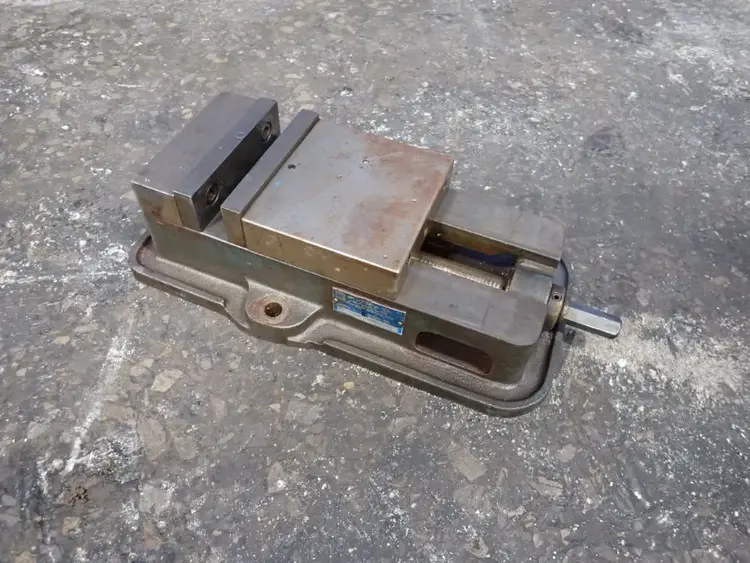 Used KURT MFG CO D60 Tooling & Accessories (Other) Ohio US | HGR 24 #803068
