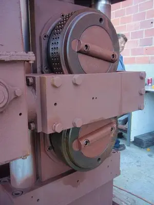 USED KOMAREK GREAVES B300