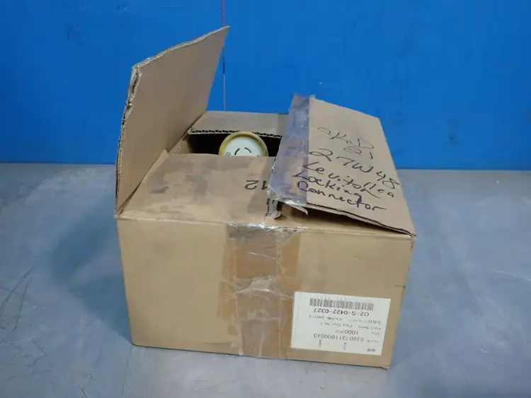 Used LEVITON L1620 Connector Accessories | HGR 24 #752324
