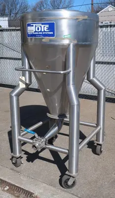 SPC9000  Tank 100 gallon vertical tank, Stainless Steel, conical on casters