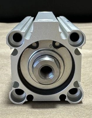 NEW SMC CDQ2B32-75DZ