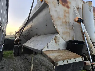USED 2009 DRAGON 28FT