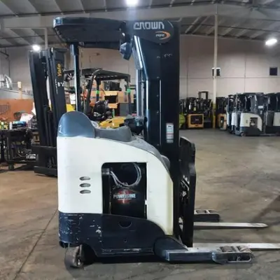 USED 2016 CROWN RR5725-45
