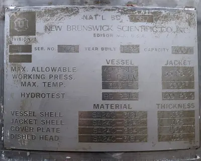 SPC8134  Reactor 500 liter capacity New Brunswick scientific Co. bioreactor 40 psi internal, 35 psi jacket, top center agitator, 316 SS