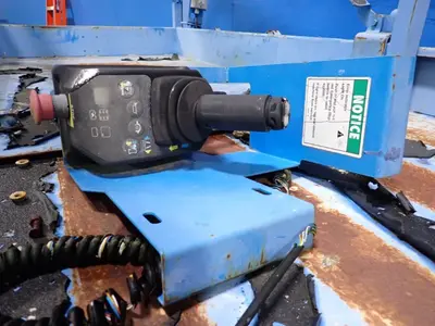 USED 2000 GENIE GS2646