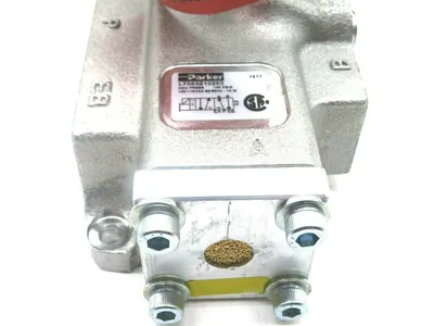 NEW PARKER L7053Z10253 SINGLE SOLENOID VALVE 1/2" 2-POS K065Z03553