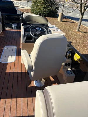 New | in-Stock 2026 BENTLEY PONTOONS 223 LEGACY NAVIGATOR Boats (Misc) Virginia US | Affordable Outdoors #1638042
