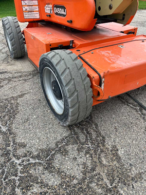 USED 2017 JLG E450AJ