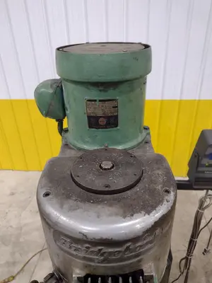 1.5 HP BRIDGEPORT SERIES I VERTICAL MILL & DIGITAL READ OUT MILLING MACHINE: STOCK #20706