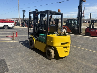 USED 2000 KOMATSU FG25T-11
