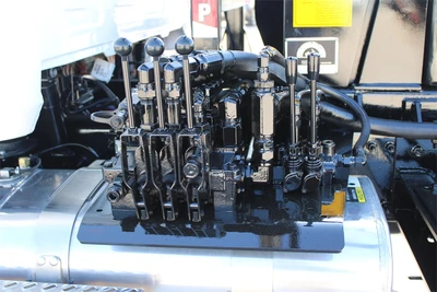 New | in-Stock 2025 MACK GRANITE 64BR Rolloff Trucks Texas US | Roll Off Truck World #1491919