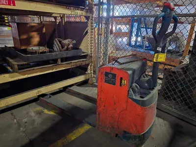 Used _UNKNOWN_ _UNKNOWN_ Electric Pallet Trucks Ohio US | Myron Bowling Auctioneers Inc #1504543