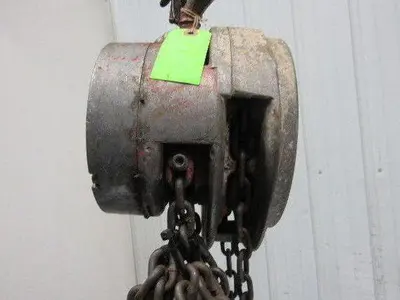 CM 1 Ton Manual Chain Fall Hoist 2000 Lbs. 28' Travel 17' Pendant Chain