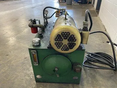 USED EATON VICKERS PVQ13-A2R