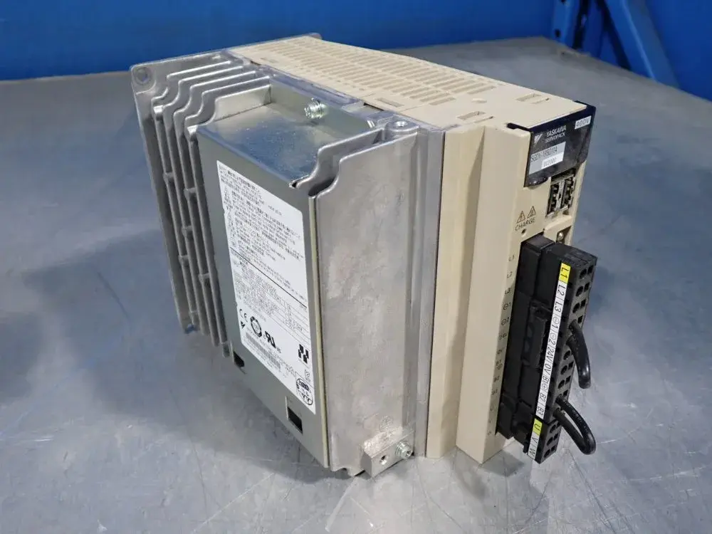 NEW YASKAWA ELECTRIC SGDV1R9D11A002000