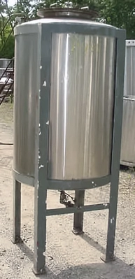 USED VERTICAL CLOSED TOP TANK 250 GALLON CLOSED TOP TANK