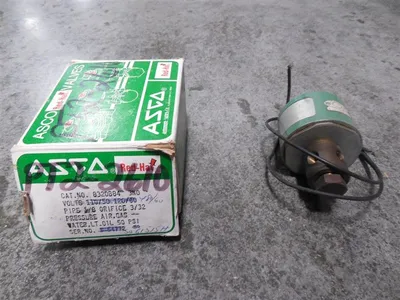ASCO 8320B84 Red Hat Solenoid Valve New NIB