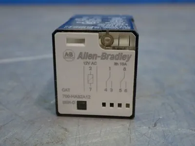 NEW ALLEN BRADLEY 700HA32A12