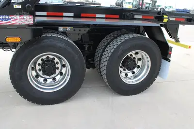 New | in-Stock 2027 PETERBILT 548 Rolloff Trucks Texas US | Roll Off Truck World #1492000