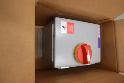 MERSEN FERRAZ SHAWMUT ECFS163RS0 ENCLOSED 508D SWITCH - STOCK GF631