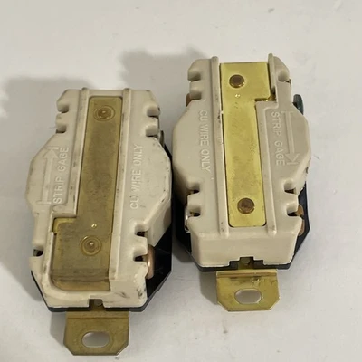 NEW Hubbell Twist Lock