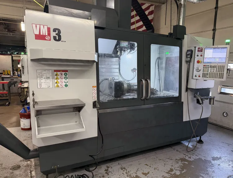 Used 2019 HAAS VM-3 Vertical Machining Centers Ohio US | UniversalAutomatics.com #779234