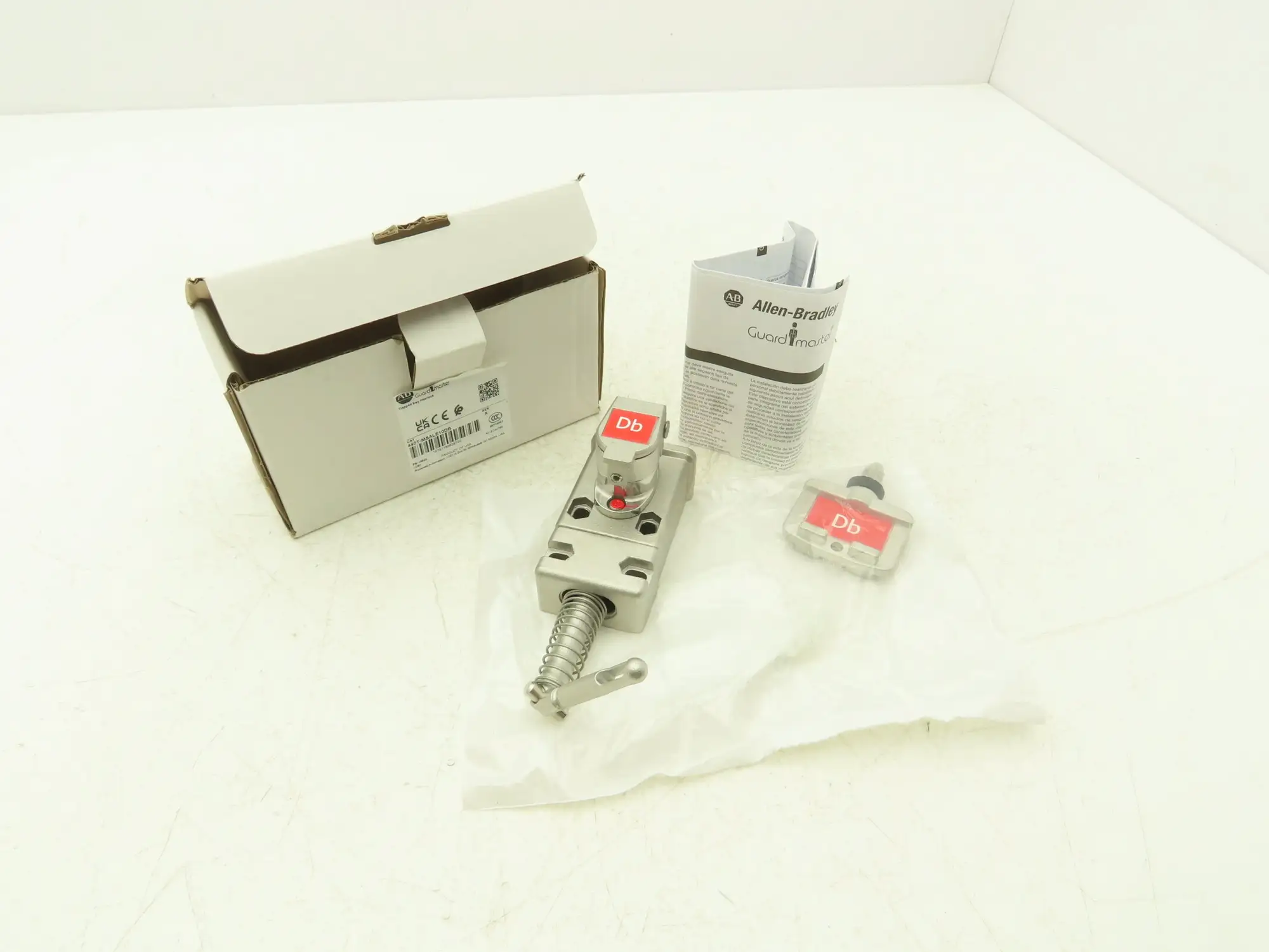 Allen Bradley 440T-MSALE10DB Guardmaster Trapped Key Interlock Switch With Key