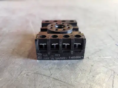 NEW OMRON PF083A-E