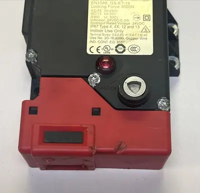 USED IDEC HS1L-DT4