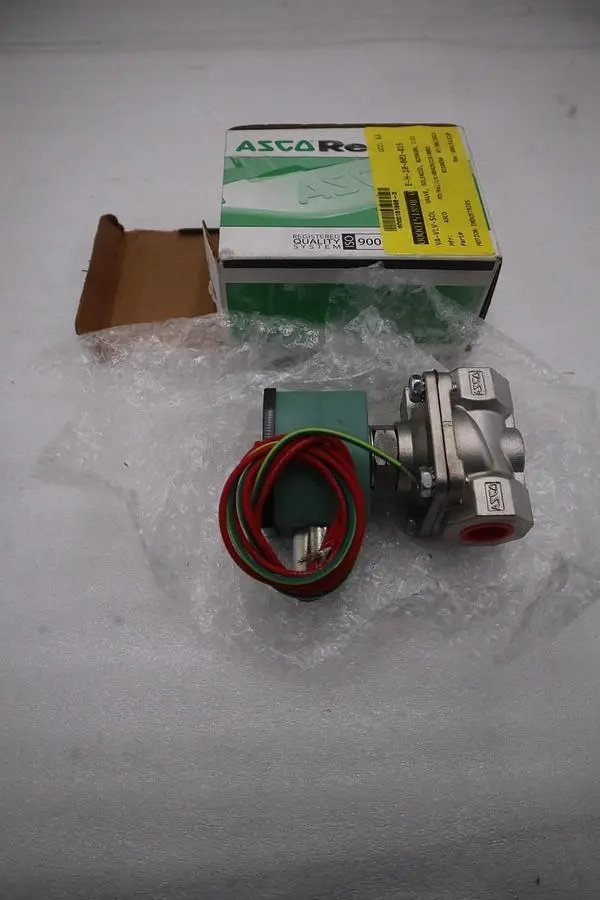 NEW IN BOX 1/2" ASCO 8210G030 Stainless Steel Solenoid Valve STOCK G573
