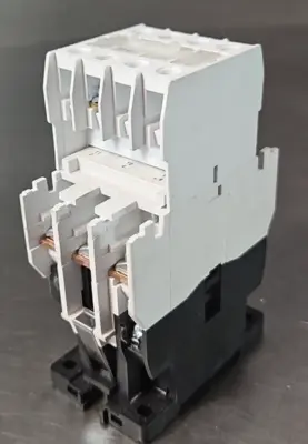 Eaton/Cutler-Hammer C320KGT8 Contactor Relay Series A2 (BIN413)