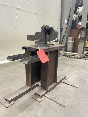 Welding Table with Vise