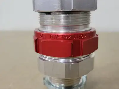 NEW THOMAS & BETTS STX100-467