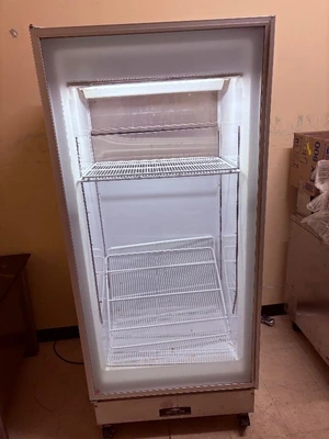 Upright Commercial Refrigerator w/ glass door