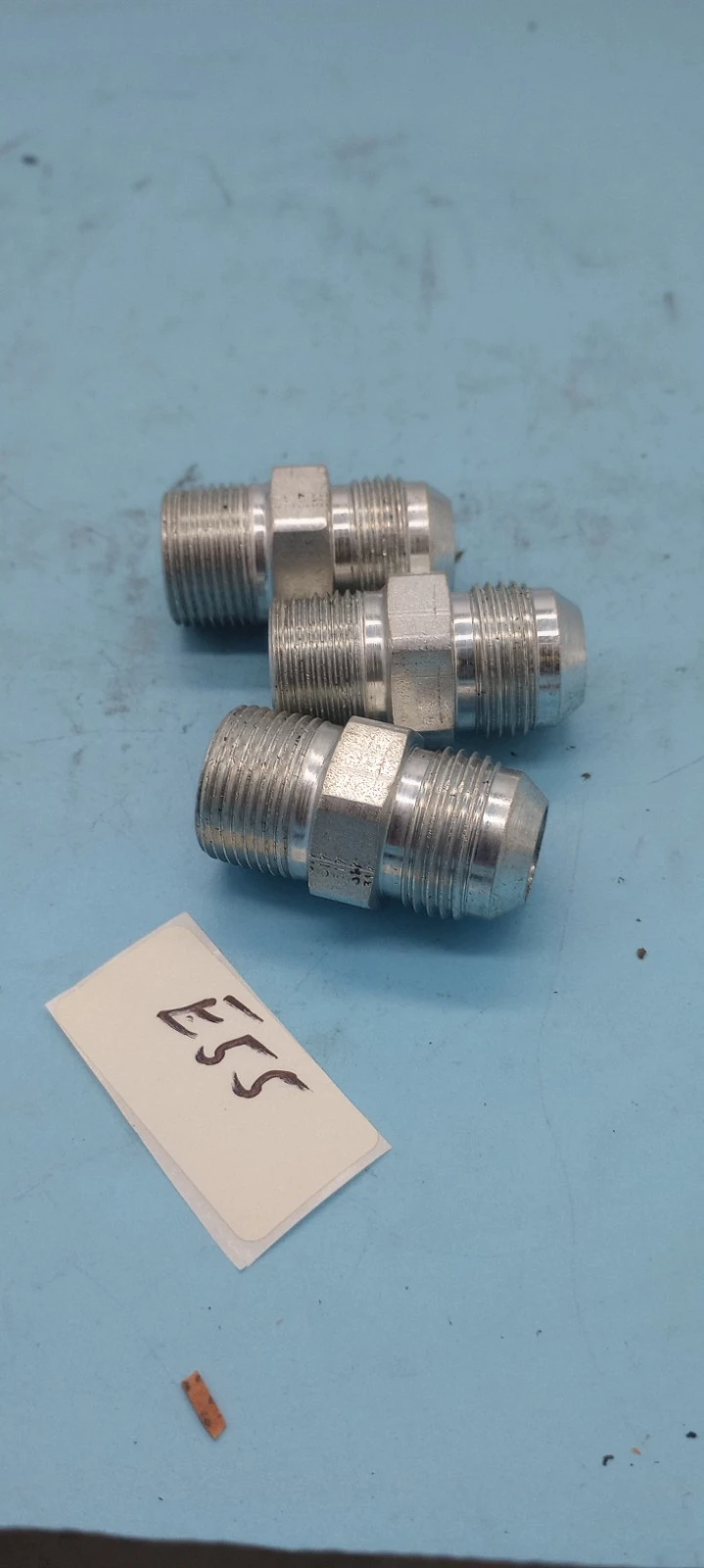 LOT OF 3 HYDRAULIC ADPTER STRIAGHT CONNECTOR WIT A MALE JIC 37- DEGREE FLARE