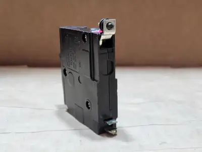 USED SQUARE D QOB120