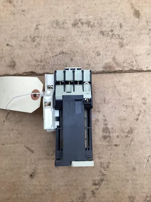 Telemecanique Electric LA4 DE 1E Safety Relay with Terminal Block