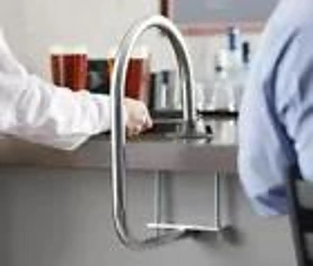 Chrome Plated Single Arm Waitress Stall Bar Service Rail Server Station