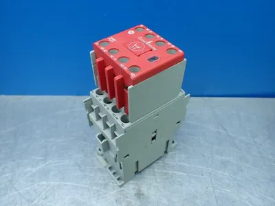 NEW ALLENBRADLEY 700SCF620EJC