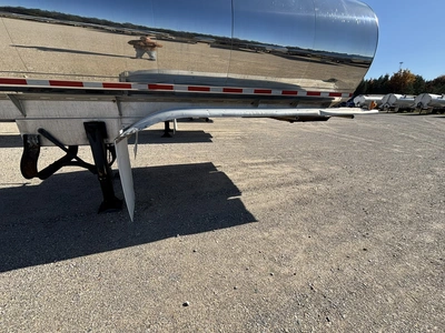 Used 2017 WALKER MILK TANKER TRAILER Liquid Supply Trailers Michigan US | Miedema Asset Management Group #1709518